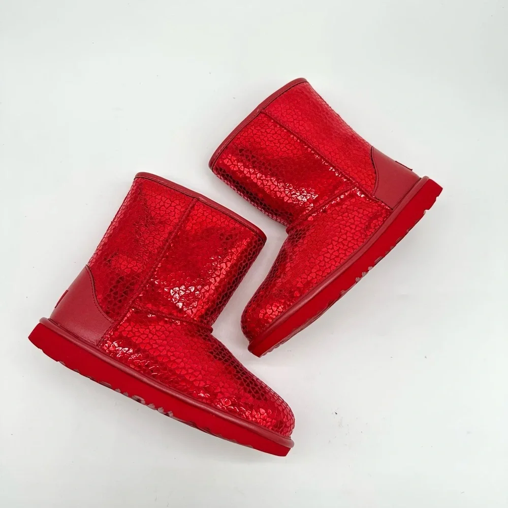 UGG new without